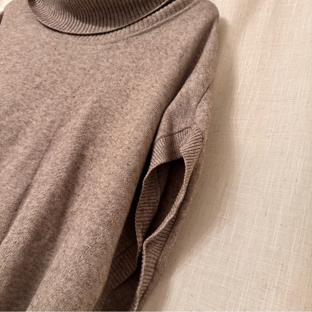 Sweater - Picture 4 of 7